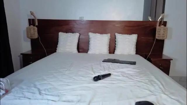 Image 2 of elegant_ebony Stream on Chaturbate on 21 days ago