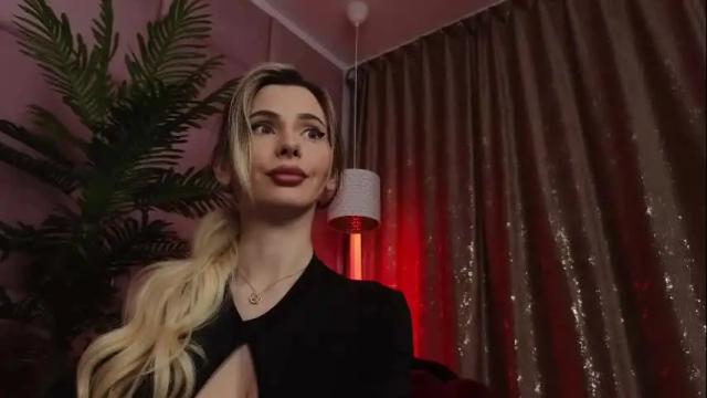 Image 4 of eleineblue Stream on Chaturbate on 12 days ago