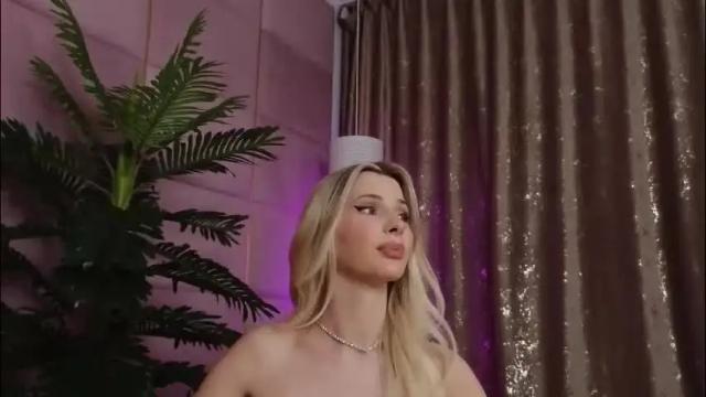 Image 11 of eleineblue Stream on Chaturbate on 11 days ago