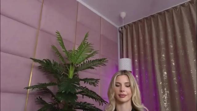 Image 11 of eleineblue Stream on Chaturbate on 1 month ago