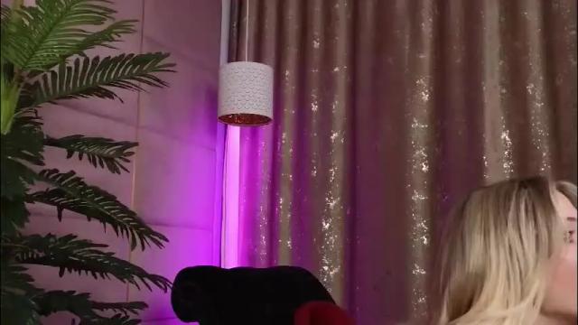 Image 10 of eleineblue Stream on Chaturbate on 28 days ago