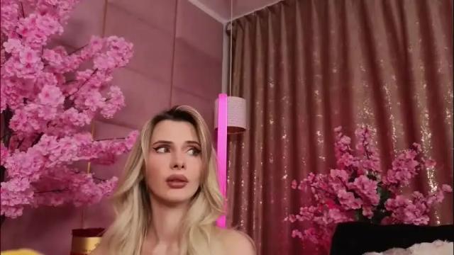 Image 10 of eleineblue Stream on Chaturbate on 1 month ago