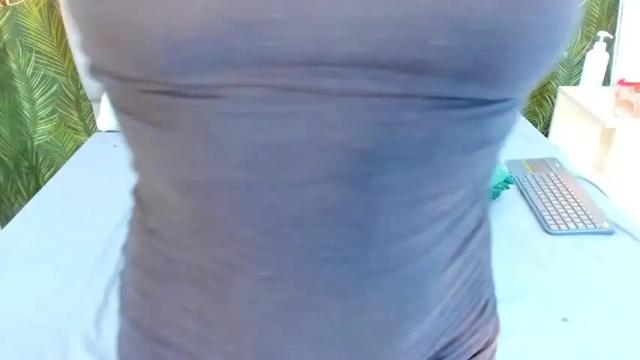 Image 10 of elektra_gb Stream on Chaturbate on 14 months ago