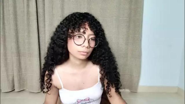 Image 12 of elektra_williams Stream on Chaturbate on 26 days ago
