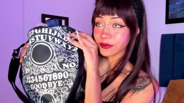Image 2 of elektraablanc Stream on Chaturbate on 14 months ago