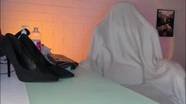 Image 2 of elektranoe Stream on Chaturbate on 4 days ago