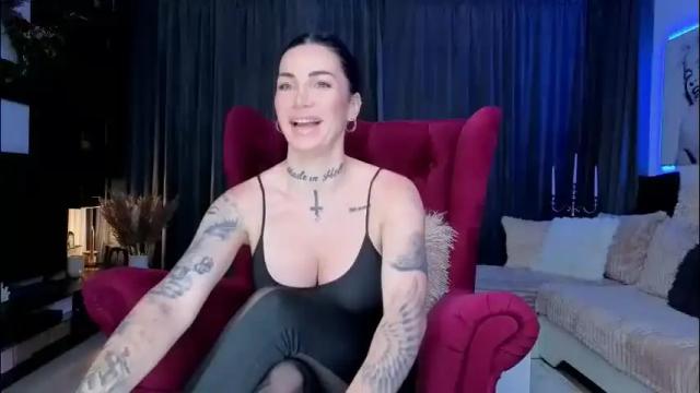 Image 3 of elektravelvet Stream on Chaturbate on 2 months ago