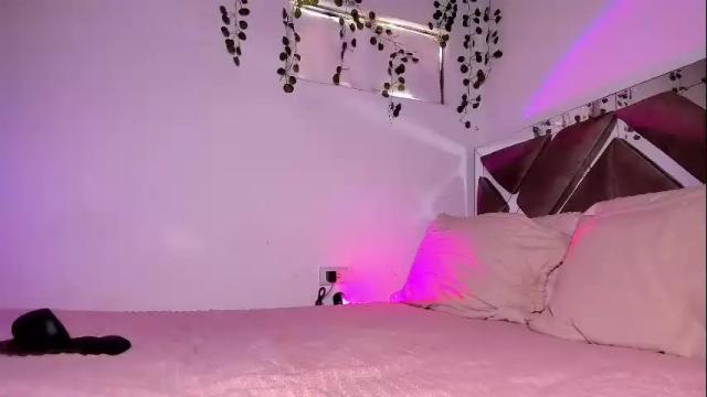 Image 6 of elen_cross Stream on Chaturbate on 26 days ago