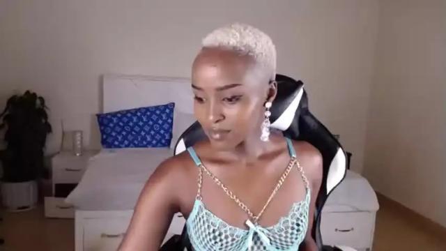 Image 2 of elena_love1111 Stream on Chaturbate on 16 months ago