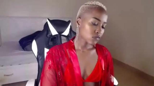 Image 7 of elena_love1111 Stream on Chaturbate on 16 months ago