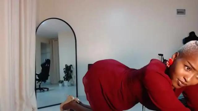 Image 10 of elena_love1111 Stream on Chaturbate on 11 months ago