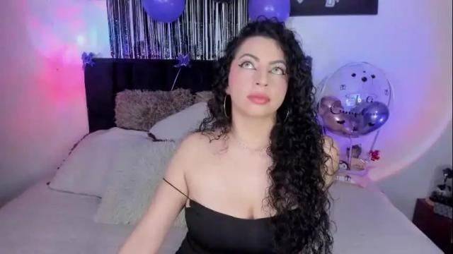 Image 2 of elena_lust Stream on Chaturbate on 2 months ago