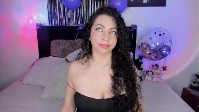 Image 3 of elena_lust Stream on Chaturbate on 2 months ago