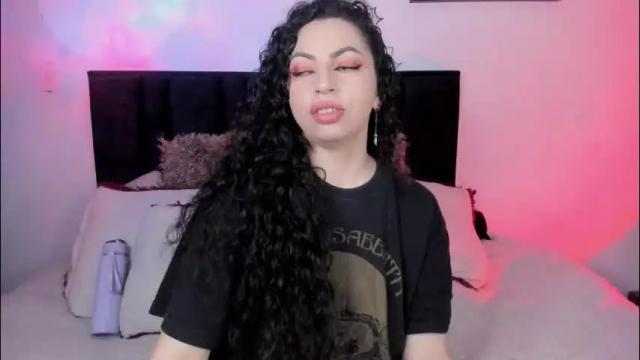 Image 2 of elena_lust Stream on Chaturbate on 1 month ago