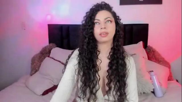 Image 4 of elena_lust Stream on Chaturbate on 1 month ago