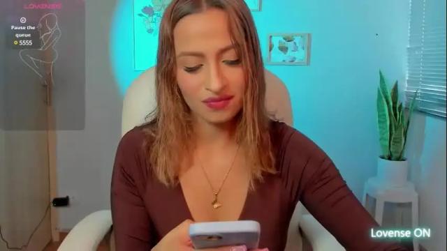 Image 3 of elena_ruiz Stream on Chaturbate on 1 month ago