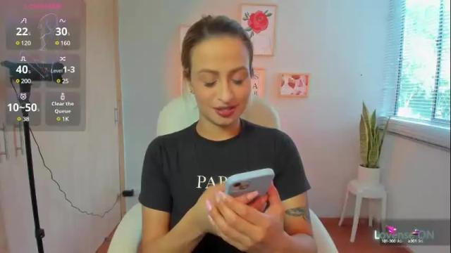 Image 3 of elena_ruiz Stream on Chaturbate on 1 month ago