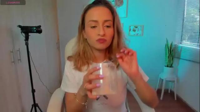 Image 12 of elena_ruiz Stream on Chaturbate on 7 days ago