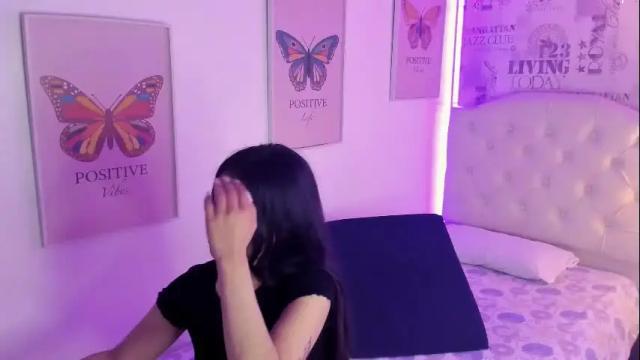 Image 3 of elenaa_salvatore Stream on Chaturbate on 18 days ago