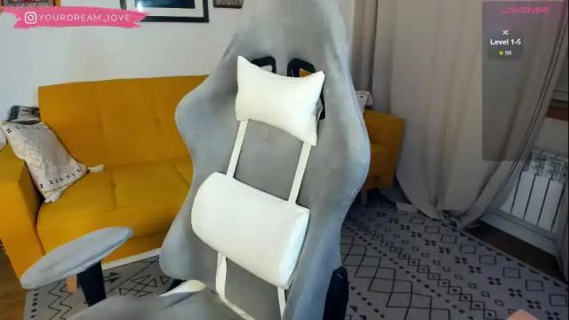 Image 8 of elenalooove Stream on Chaturbate on 1 month ago