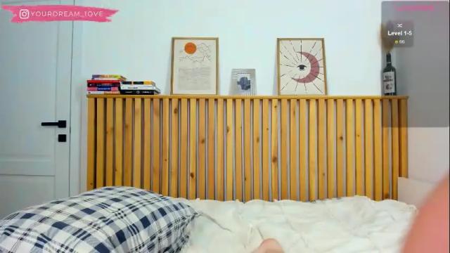 Image 7 of elenalooove Stream on Chaturbate on 13 days ago