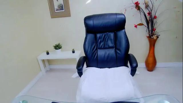 Image 4 of elenasworld Stream on Chaturbate on 6 months ago