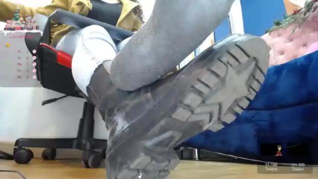 Image 2 of eleonor_camerun Stream on Chaturbate on 15 months ago