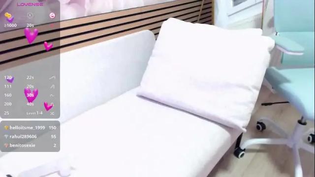 Image 12 of elettra_love Stream on Chaturbate on 6 months ago