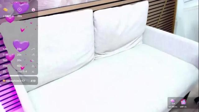 Image 12 of elettra_love Stream on Chaturbate on 6 months ago