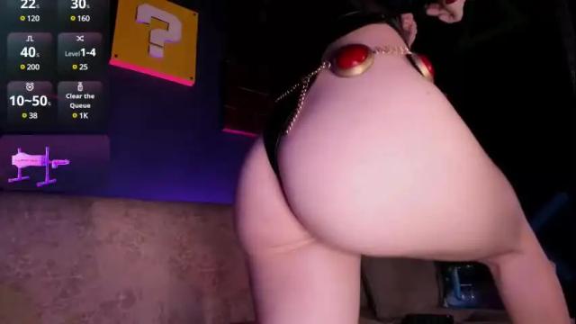 Image 4 of elettra_roux Stream on Chaturbate on 4 months ago