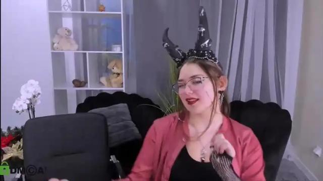 Image 12 of elfie_lana Stream on Chaturbate on 16 months ago