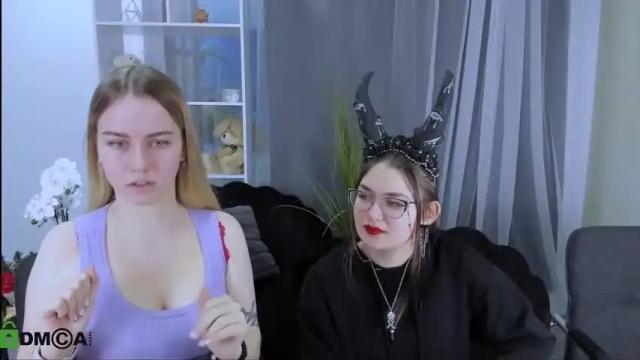 Image 2 of elfie_lana Stream on Chaturbate on 16 months ago