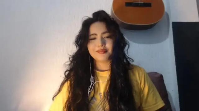 Image 6 of elfie_rock Stream on Chaturbate on 16 months ago