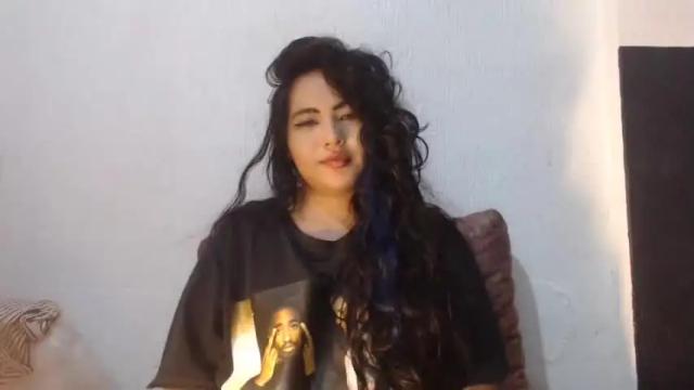 Image 4 of elfie_rock Stream on Chaturbate on 16 months ago