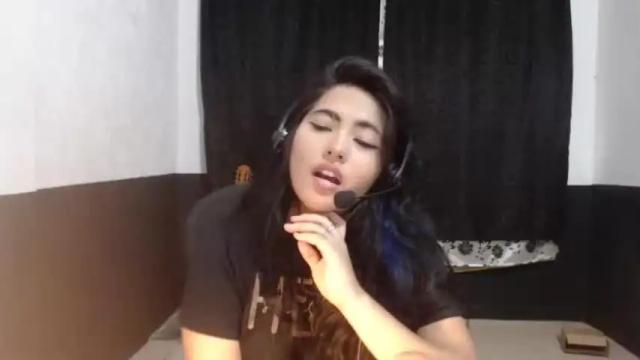 Image 4 of elfie_rock Stream on Chaturbate on 15 months ago
