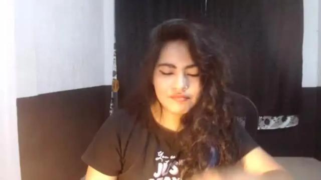 Image 12 of elfie_rock Stream on Chaturbate on 15 months ago