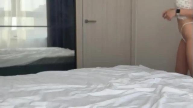 Image 2 of eli_zabeta Stream on Chaturbate on 3 days ago