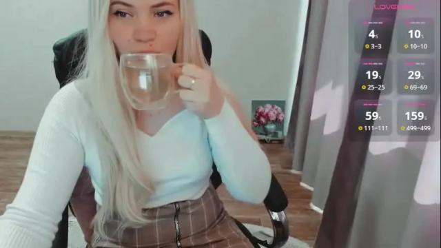 Image 12 of elia_ Stream on Chaturbate on 1 month ago