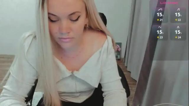 Image 12 of elia_ Stream on Chaturbate on 4 days ago