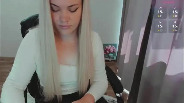 Image 3 of elia_ Stream on Chaturbate on 2 months ago