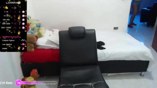 Image 3 of elianaht_fox Stream on Chaturbate on 23 months ago