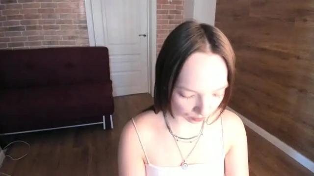 Image 10 of elianareynolds Stream on Chaturbate on 17 months ago
