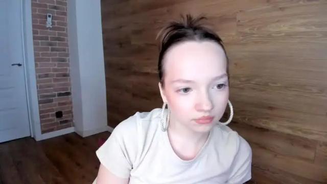 Image 3 of elianareynolds Stream on Chaturbate on 14 months ago