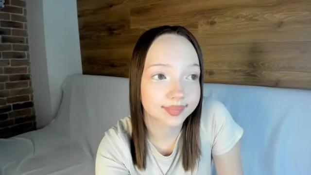 Image 11 of elianareynolds Stream on Chaturbate on 16 months ago