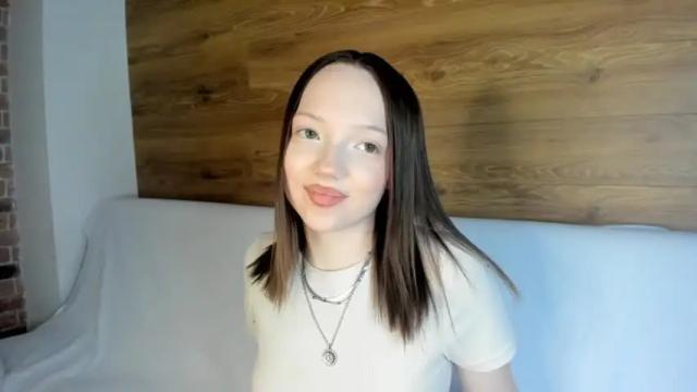 Image 6 of elianareynolds Stream on Chaturbate on 16 months ago