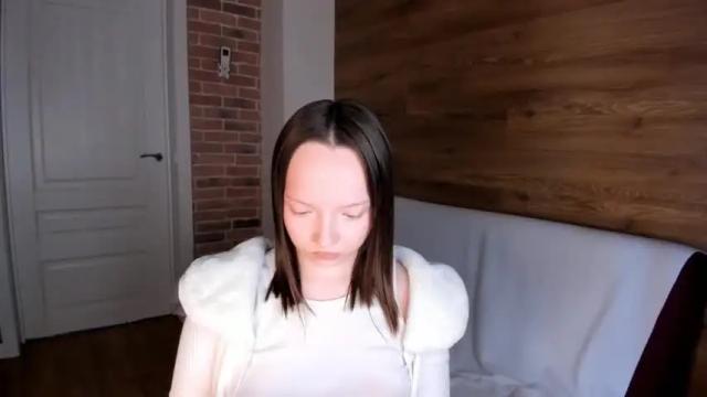 Image 6 of elianareynolds Stream on Chaturbate on 16 months ago