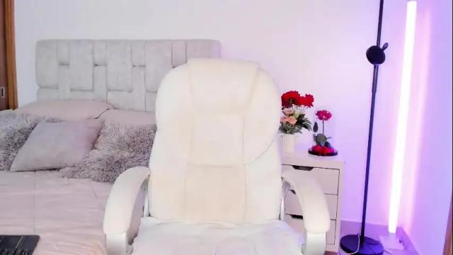 Image 10 of elicortes Stream on Chaturbate on 25 days ago