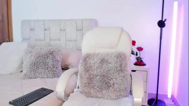 Image 8 of elicortes Stream on Chaturbate on 24 days ago