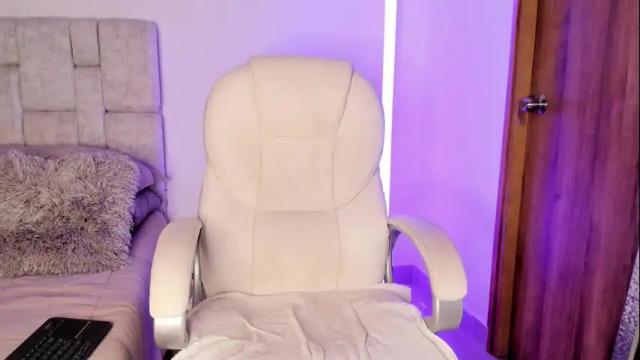 Image 8 of elicortes Stream on Chaturbate on 11 days ago