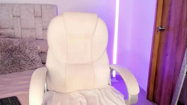Image 11 of elicortes Stream on Chaturbate on 5 days ago